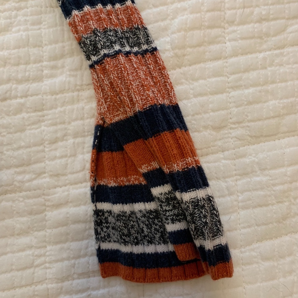 H&M Sweater - Picture 3 of 3